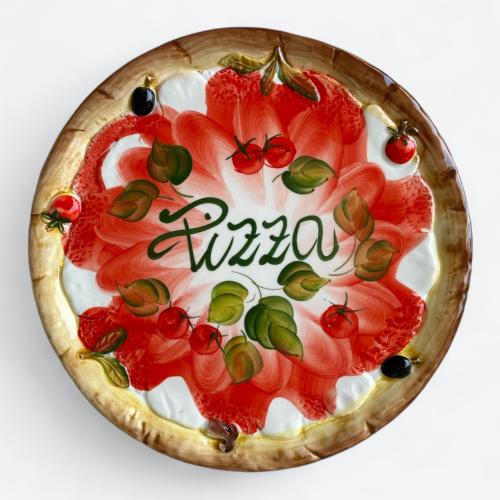 صحن البيتزا الإيطالي الفريد