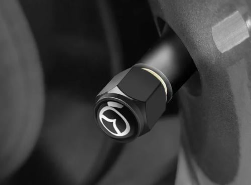 ميدالية + غطا بلوف بشعار مازدا