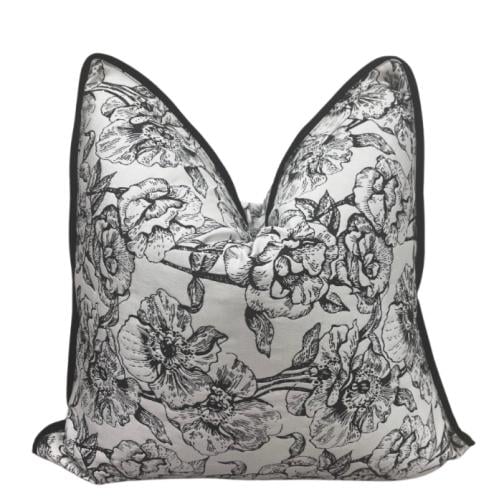 كوشنز الورد أبيض وأسود