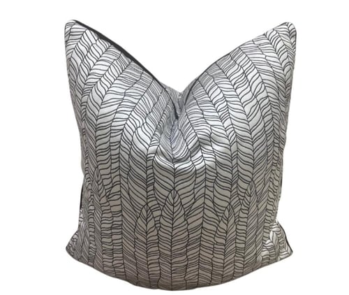 خداديات رمادي وأسود