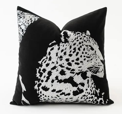 غطاء خدادية أسود نمر