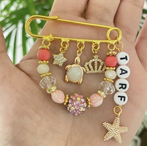 بروش بناتي مع كتابة الاسم من اختيارك