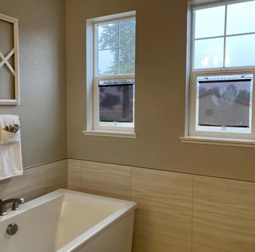 مظلة الزجاج الامامي مخرم