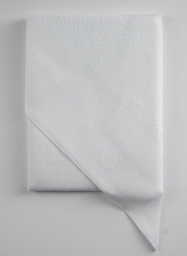 شماغ انجليزي الاول اميرال ابيض