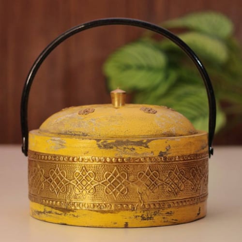 مبخرة خشبية صفراء