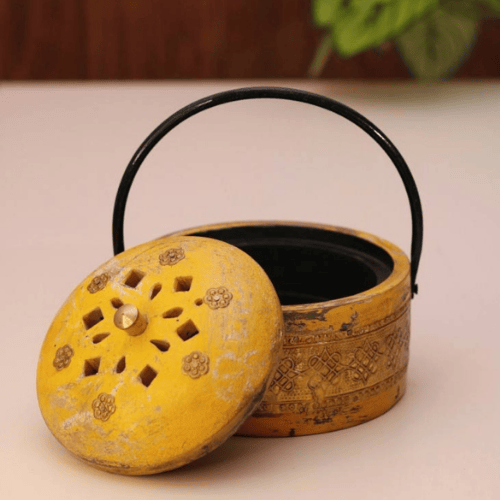 مبخرة خشبية صفراء