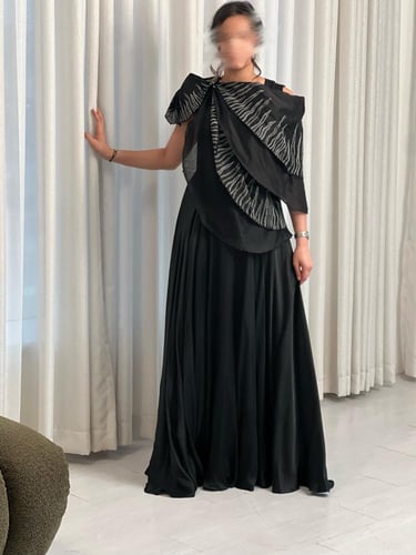 فستان اسود حرير ساتان