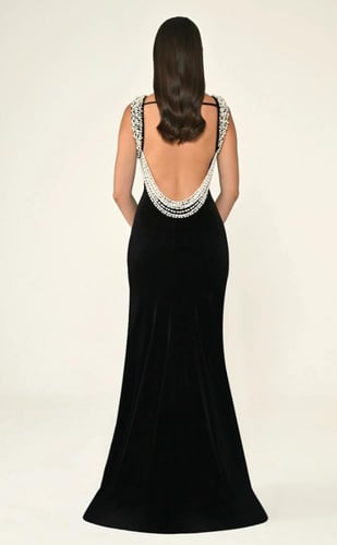 فستان مخمل مزين بلؤلؤ