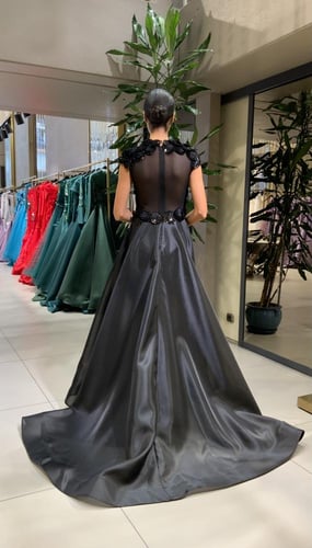 فستان اسود