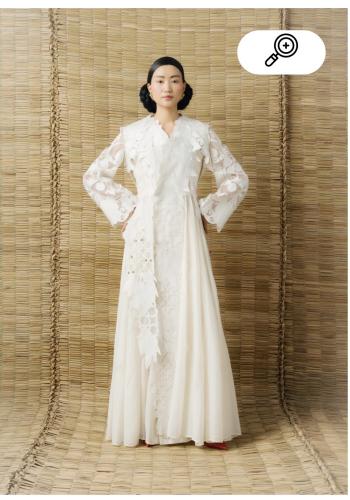 فستان أوف وايت