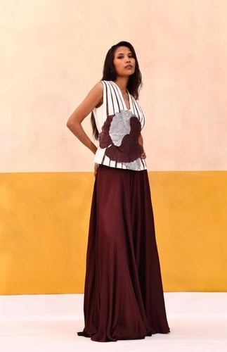 فستان اوف وايت بني