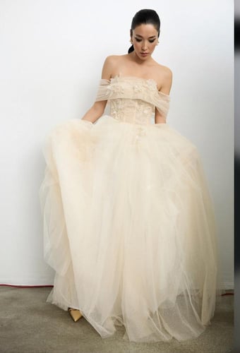 فستان تل مزين بورد