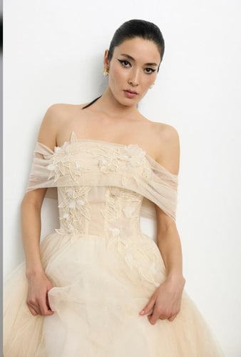 فستان تل مزين بورد