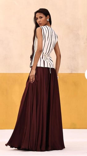 فستان اوف وايت بني