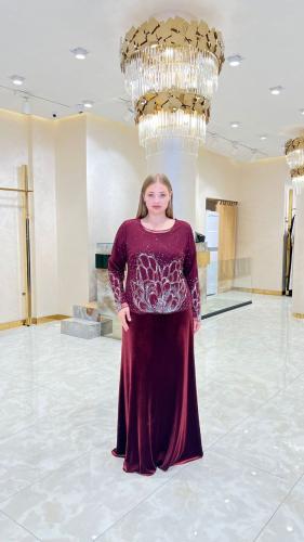 فستان احمر مخمل