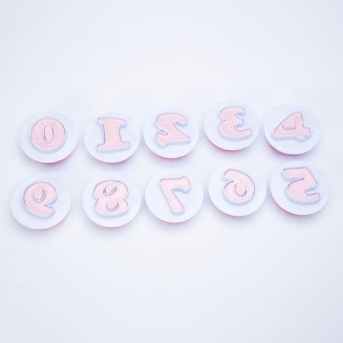 قالب ارقام انجليزية لتزيين الكيك