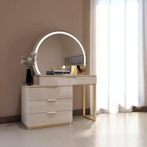 سرير ودولاب وكمدينة عدد2 وتسريحة