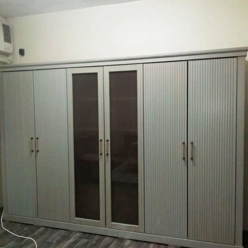 دولاب 6باب وكمدينتين وسرير وتسريحه