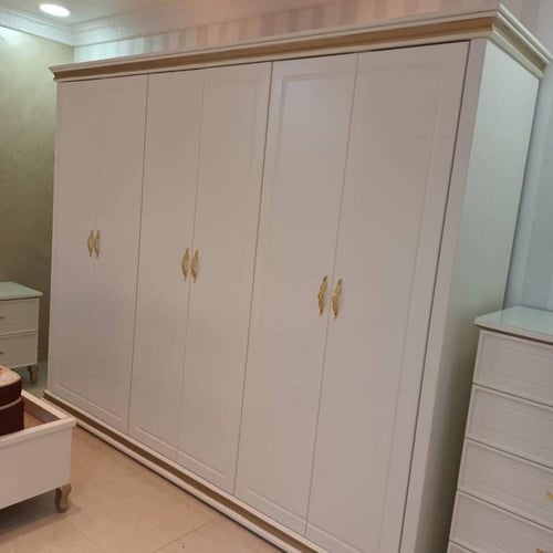 دولاب 6باب وسرير وخزنه ادراج وعدد2كمدينه وتسريحه