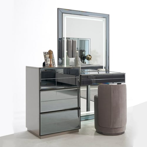 سرير ودولاب زاويه وكمدينة عدد2 وتسريحة