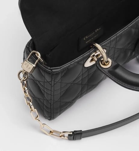 لدي ديور بحجم مايكرو