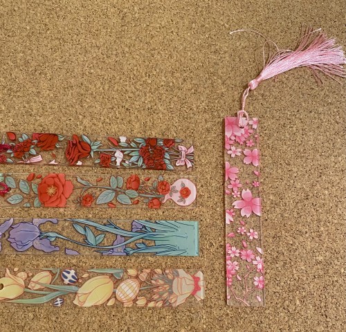 فاصل كتاب بلاستيكي (ساكورا)