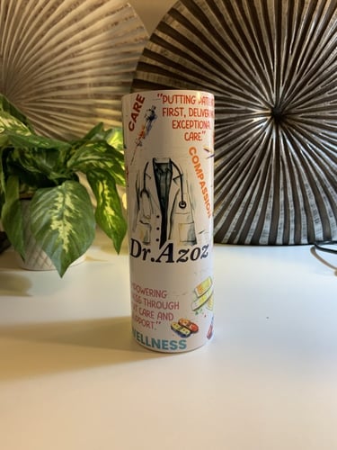 كوب بتصميم طبيب