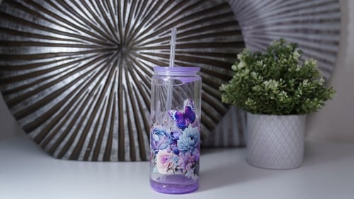 كوب سنو فليك لون بنفسجي وتصميم ورد