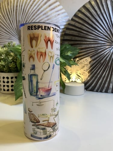 مق بتصميم طبيب اسنان