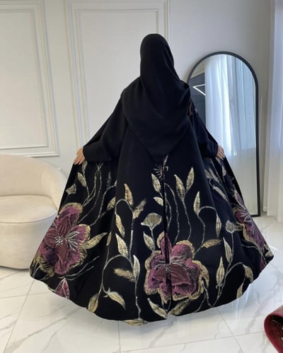 Z330 / قماش كريب سراميك ورسم يدوي امام وخلف