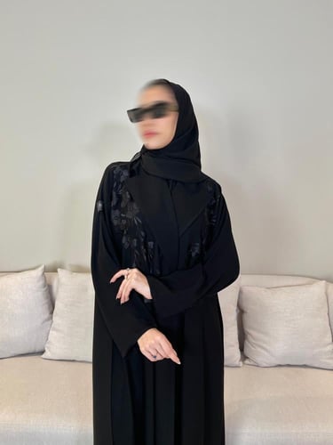 Z117 / قماش كريب وتطريز اسود