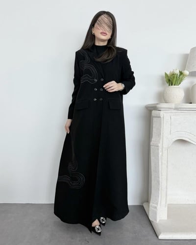 Z373 / قماش كريب مبطن قصة بليزر مع تطريز اسود عالج...