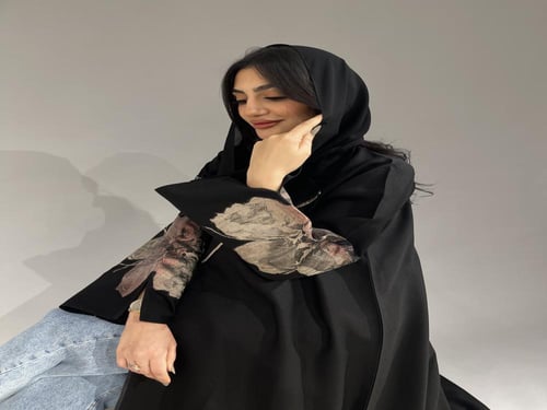 Z206 / قماش كريب مينيمات مع ياقه وورده بالاكمام