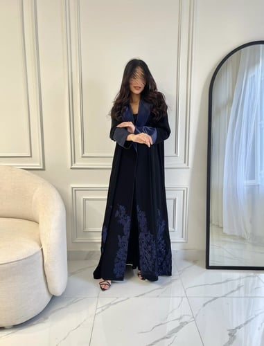 Z62 / قماش كوبرا وتطريز كحلي