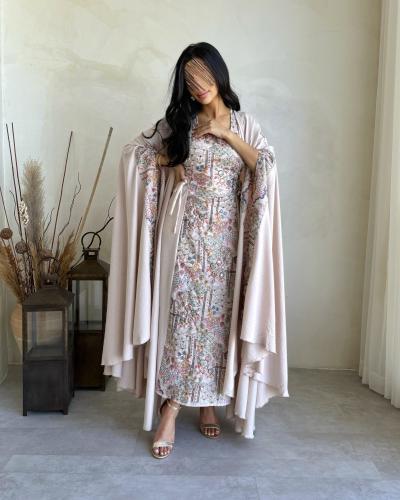 Z3 / جلابية لون بيبي بنك فاتح قطعتين زم عالجوانب