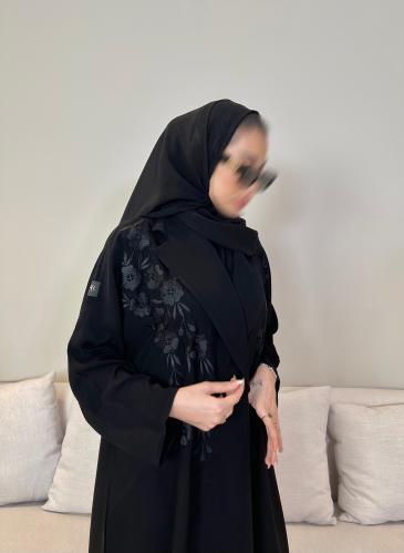 Z117 / قماش كريب وتطريز اسود