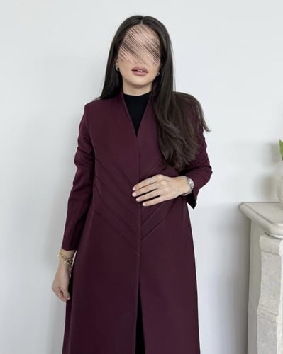 Z370 / قماش كريب عنابي قصة بليزر مبطنة متوفرة بعدة...