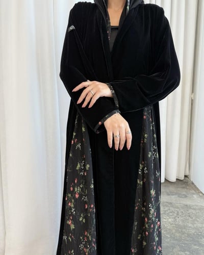 Z355 / قماش مخمل اسود مع تدخيلة كريب استرتش مشجر