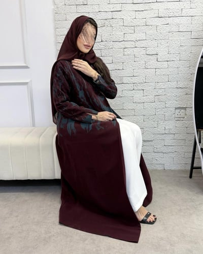 Z353 / قماش كريب عنابي وتركواز قصة بليزر مبطنة مع...