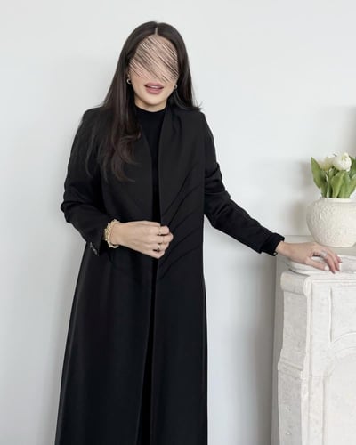 Z371 / قماش كريب اسود قصة بليزر مبطنة متوفرة بعدة...