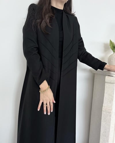 Z371 / قماش كريب اسود قصة بليزر مبطنة متوفرة بعدة...