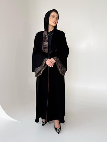Z283 / قماش كريب لمياء مع تدخيله تطريز كمبيوتر سدو