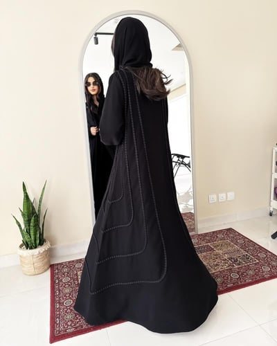 Z322 / قماش كريب كوبرا وقيطان اسود كامل العباية