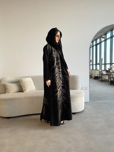 Z191 / قماش كريب مينيمات ورسم يدوي امام وخلف