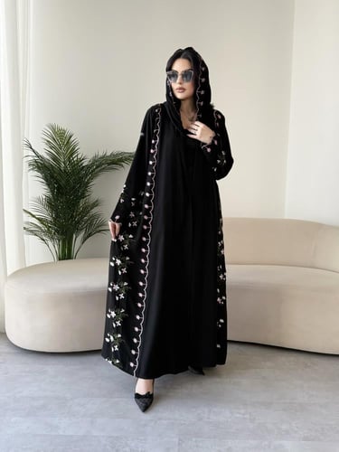 Z296 / قماش كريب وشيفون مطرز بالجوانب والاكمام وال...