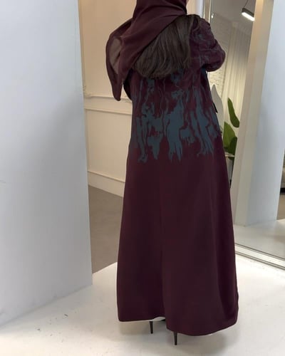 Z353 / قماش كريب عنابي وتركواز قصة بليزر مبطنة مع...