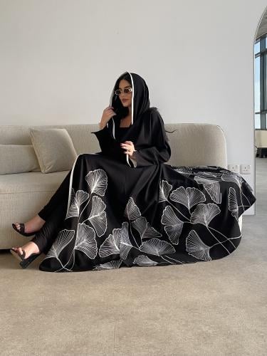 Z195 / قماش كريب مينيمات وتطريز كمبيوتر ابيض تحت