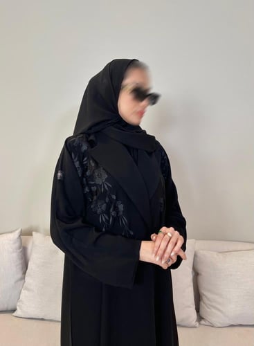 Z117 / قماش كريب وتطريز اسود