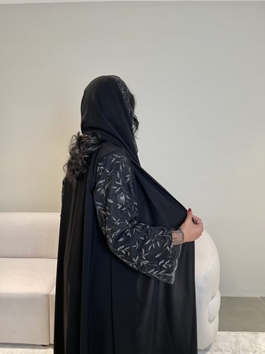 Z57 / قماش لمياء واكمام تل مطرز