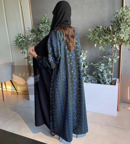 قماش كريب كوبرا اسود بالامام وتطريز كمبيوتر بالخلف